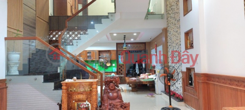 ► House with 10.5m street frontage, close to Dien Bien Phu, 105m2, 3 beautiful alleys _0