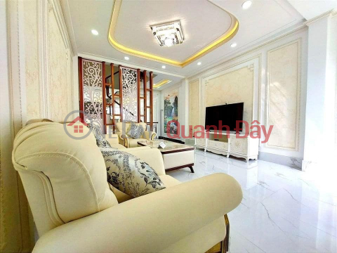 Central house, close to all amenities (hoang-5672624563)_0