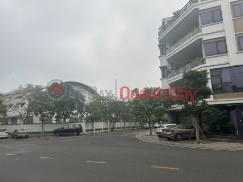 OWNER selling a resettlement land plot in Xóm Lò, Thượng Thanh, Long Biên, Hanoi - Road accessible to cars. _0