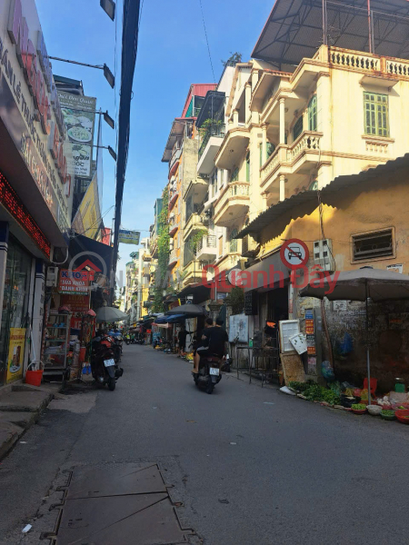 Tòa CCMN 8T mới xây,tại Chùa Láng,Pháo Đài Láng,23 phòng khép kín,doanh thu 120tr/tháng,gần phố Niêm yết bán