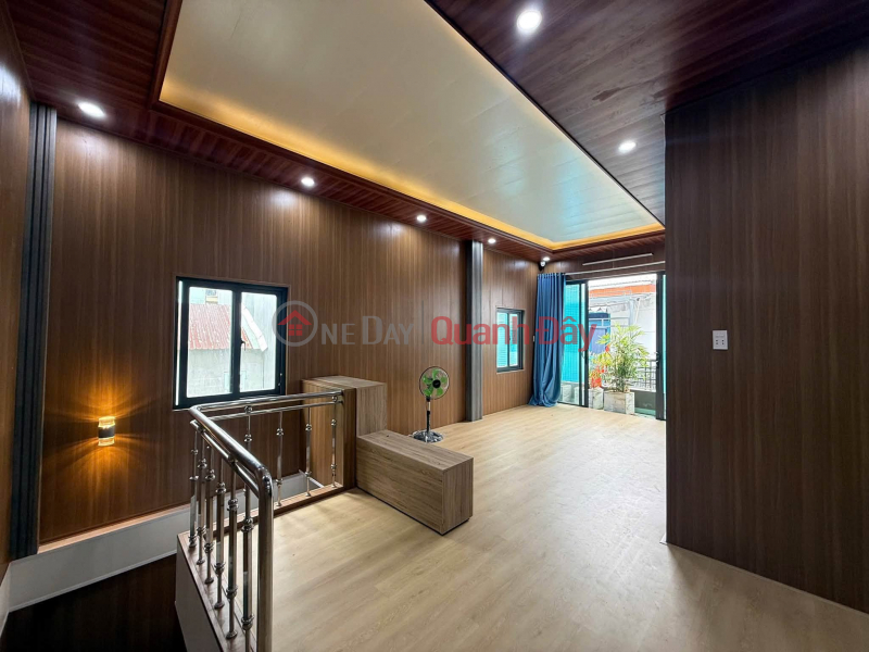 Two-story house located in an alley off Tran Cao Van street, with ample parking space for cars just a few steps away., Vietnam Sales | đ 4.15 Billion