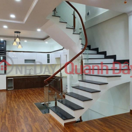 Dich Vong: House for sale 31mx 5 floors, big alley, free furniture. Price: 3.28 billion _0