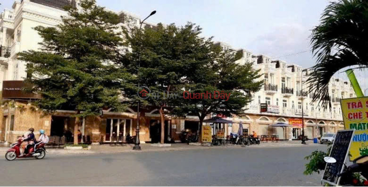 đ 22 Million/ month Direct owner renting out commercial space in Di An, 25m road frontage, 3 floors, 245 m2, 22 million VND\\/month.