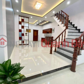 Selling house 3.5 billion 35m2 4 floors Thanh Xuan cars parked red windows _0