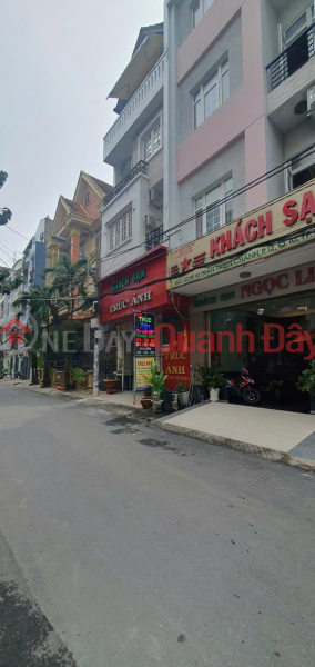 House for sale currently running hotel right on Tran Thien Chanh - District 10 - 5x15, 11 rooms, price 24 billion, negotiable Sales Listings