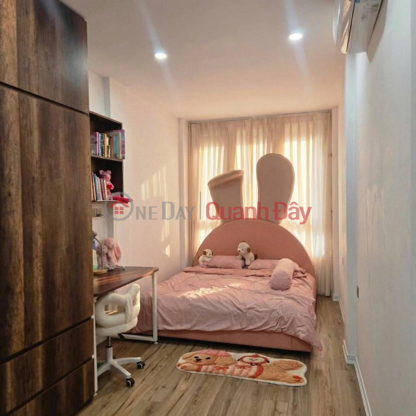 đ 12 tỷ, thụy khuê 30m x7 tầng thang máy 12 tỷ view hồ,cách phố 20m,ngõ thông ra hồ