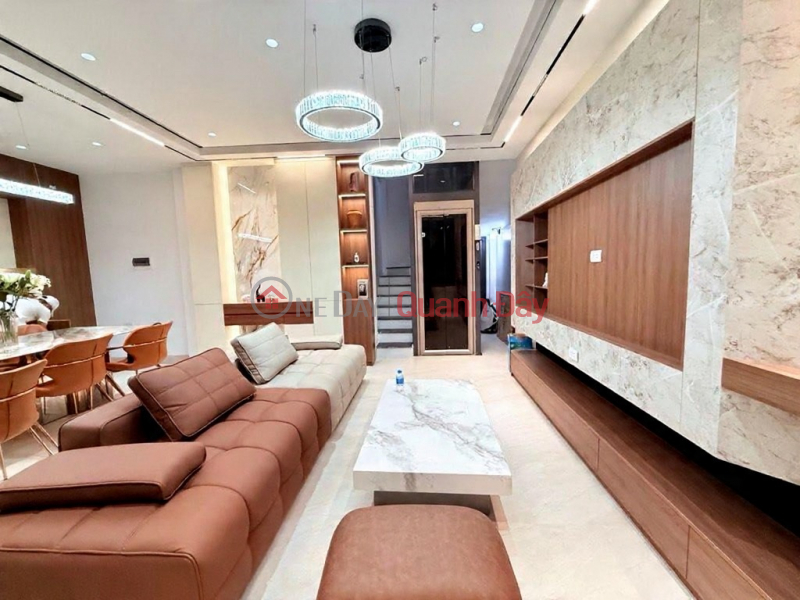 Hoang Hoa Tham Street, 46m² x 5 floors, elevator, fully furnished, 11.9 billion VND, 2 alleyway frontages, 30m from the main street. Sales Listings