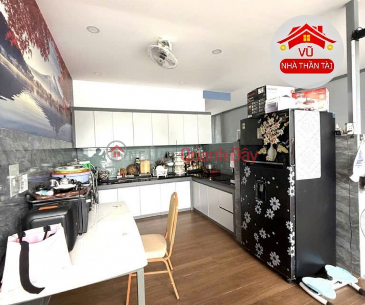 Beautiful House for Sale, Frontage in District 4, near Vinh Khanh, 2 Car Parking, 4 Floors, 5.3 x 9.5m, Price 8 Dong Sales Listings