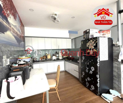 Bán Nhà Đẹp Mặt Tiền Quận 4, gần Vĩnh Khánh, 2 xe hơi tránh, 4 tầng, 5,3 x 9,5m , Nhỉnh 8 Đồng _0