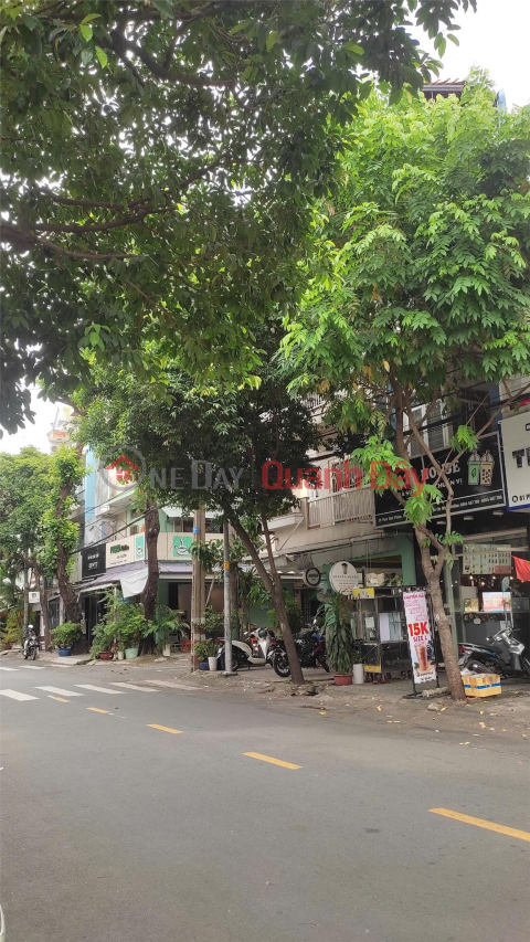 Need to sell quickly a house with a beautiful frontage in Tan Phu district, HCMC _0