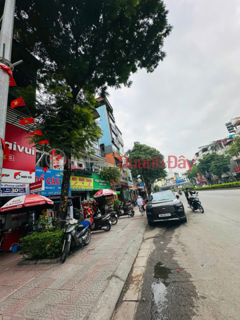 HOUSE FOR SALE ON NGUYEN VAN CU STREET - CENTER OF LONG BIEN _0