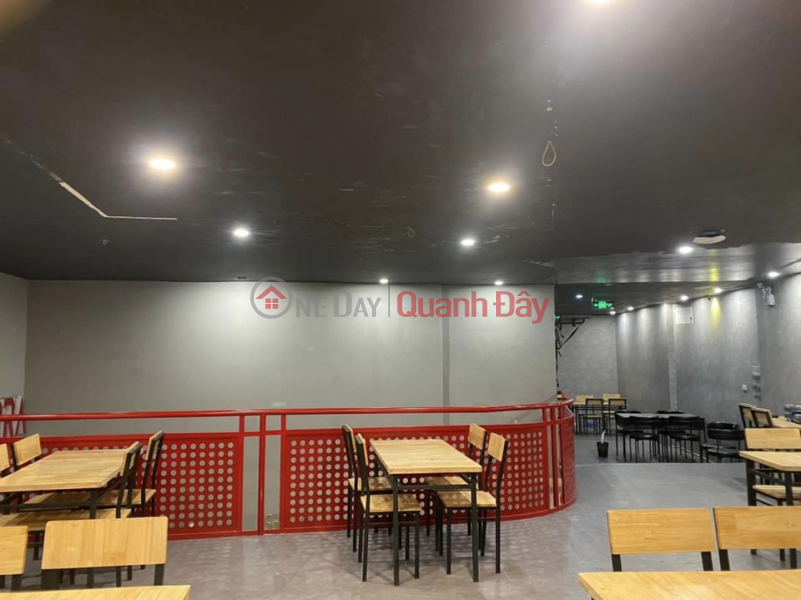 Property Search Vietnam | OneDay | Residential | Rental Listings | House for rent in De To Hoang car alley - HBT. Area 190m² - 2.5 floors - Price 32 million - Top business, priority Cafe, clean,
