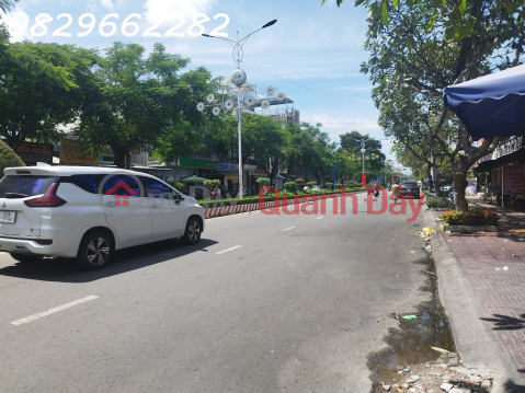 Bán Gấp Nhà Mặt Phố Hùng Vương Sa Đéc, ĐT. DT 243m2, 2 Lầu, 4PN. Sổ Hồng. _0