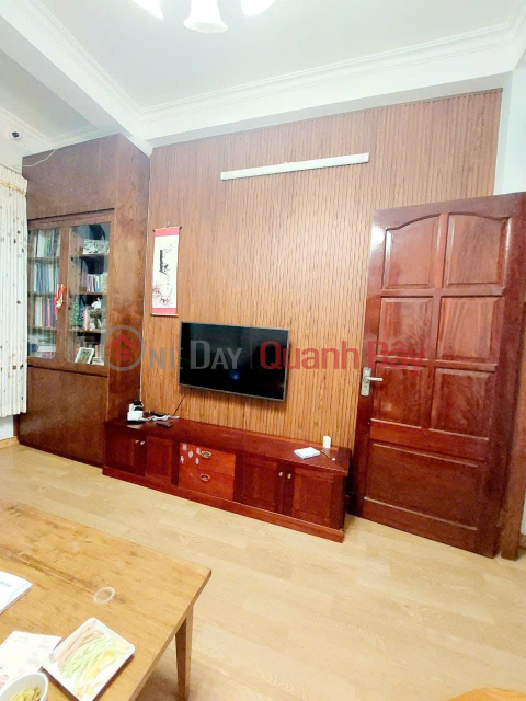 CHO THUÊ NGUYÊN CĂN CHÙA BỘC, ĐỦ NỘI THẤT, 3 NGỦ 42M 4T 15TR 0903258273 _0