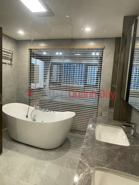 đ 21 Billion Beautiful house on Nguyen Van Cu street, 7 floors with elevator, car garage, built-in air conditioning, fully furnished.