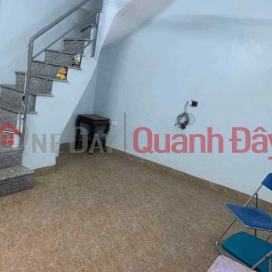 Whole house for rent in Hao Nam alley, 9 million\/month. 3.5 floors, 30m²\/floor, 3.5m frontage, 2 bedrooms, 3 bathrooms. _0