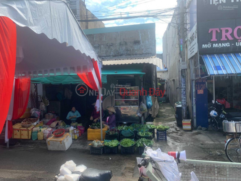 House for sale with business frontage right at Lien Ap market 123, Vinh Loc B commune, Binh Chanh Sales Listings