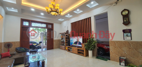 The owner sells a riverside villa of 400m2, 5 bedrooms, 5 bathrooms, in Thu Duc _0