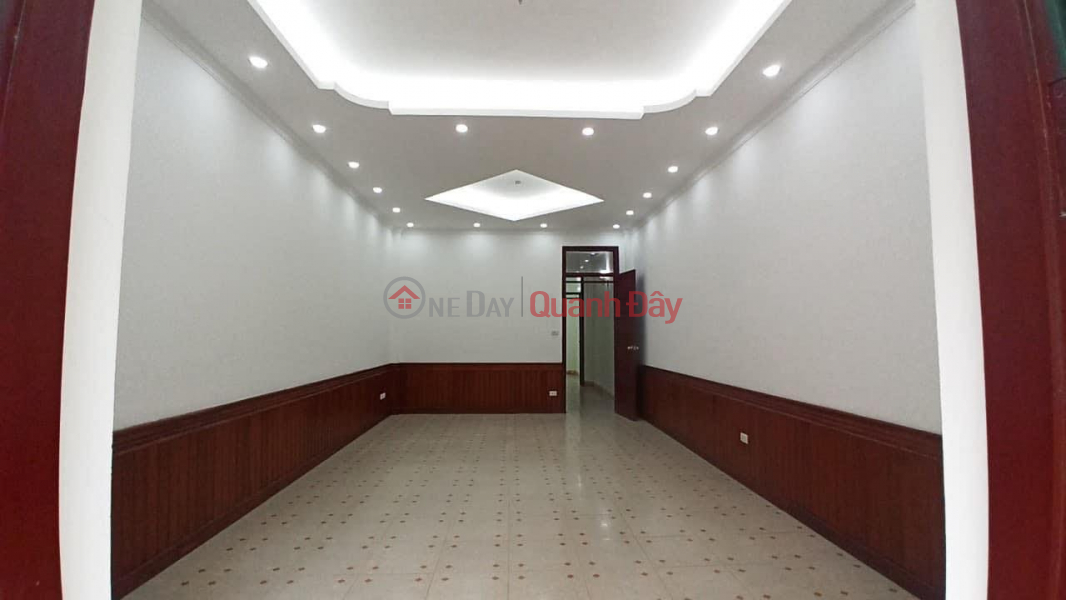 Property Search Vietnam | OneDay | Residential, Sales Listings | 75m 5 Floors Facade 4.5m Nguyen Ngoc Vu Street, Bustling Business Day and Night. Sidewalk Football. Nice Location