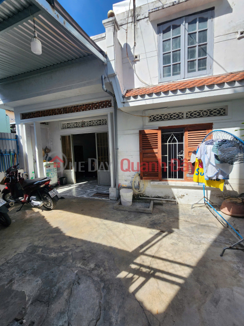 SẢN PHẨM ĐẦU TƯ Nhà cấp 4 cũ, 3 mặt tiền Tp Nha Trang. _0