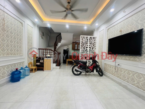 House for sale in Khuong Trung, 40m2 x 5 floors, close to the street - 2 permanently open sides, only 6.5 billion _0