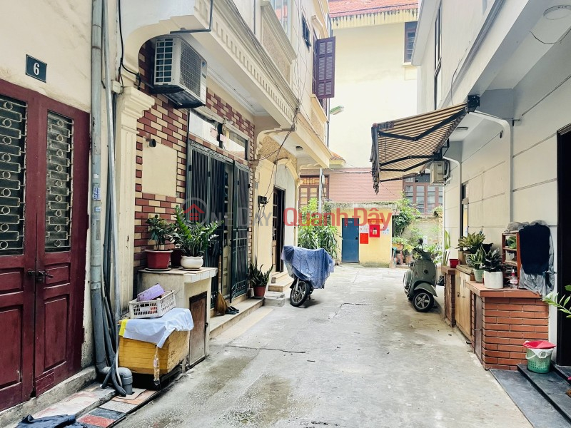 Selling house in Truong Chinh Thanh Xuan plot 35m 4 floors 4 bedrooms parking a car near the street, right at 4 billion, contact 0817606560 Sales Listings