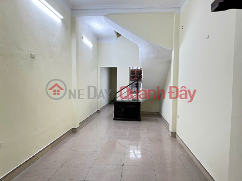 House for rent in lane 192 Le Trong Tan, 2 floors x 40m2, 2 bedrooms, 8.5 million for family, small group _0