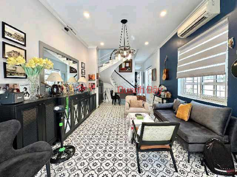 Mặt Tiền Đường Nhà 4 Tầng - Lô Góc, Phường 2 , Phú Nhuận Sales Listings