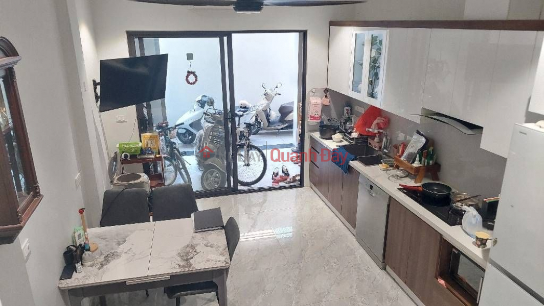 hoàng hoa thám DT 35m x5 tầng 7,99 tỷ- full nội thất xịn,nhà mới ngõ thông Việt Nam | Bán đ 8,0 tỷ