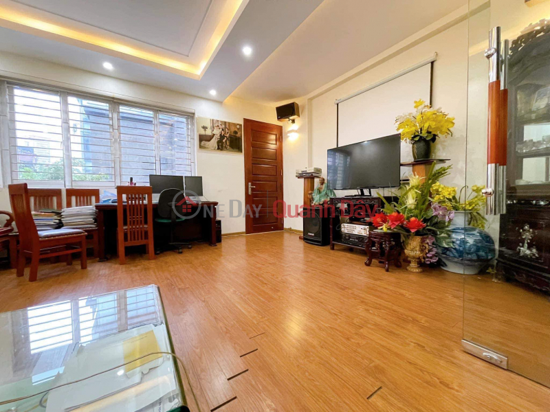 Property Search Vietnam | OneDay | Residential, Sales Listings | 105m Front 6m Nguyen Trai Thanh Xuan Street Elevator. Owner Gives All Furniture Goods for Quick Sale