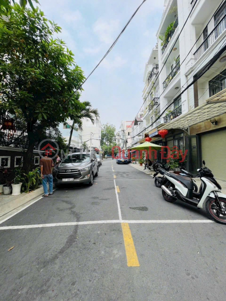 Four-story house, indoor parking for cars, suitable for both living and business, next to Phu My Hung, over 8 billion VND., Vietnam Sales, đ 8.5 Billion