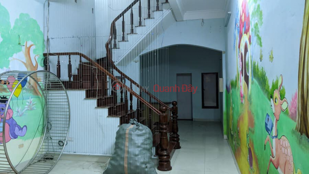 The owner needs to rent a private house on Hoang Mai street, 60m2, 4 floors, 5 bedrooms, car park, price 16 million\\/month. Vietnam | Rental ₫ 16 Million/ month