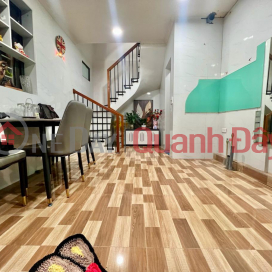 House for sale on Nguyen Dinh Chieu street, 25m2, 5 floors, 3 bedrooms, 3.3m frontage, price slightly over 8 billion VND, wide and airy alley. _0