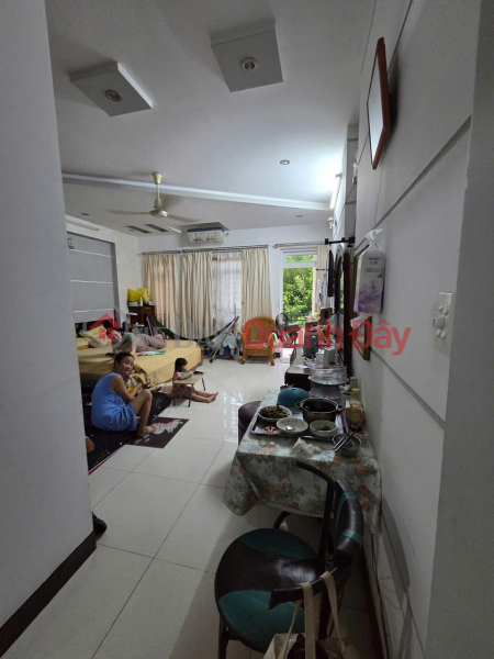 , Please Select | Residential, Sales Listings | đ 13 Billion