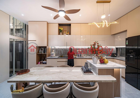 **House for sale at alley 158 Hoang Hoa Tham, Ward 12, Tan Binh District (4.5*15) - corner with 2 street fronts** _0