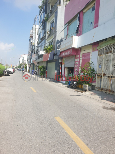LAM DU STREET WIDE ROAD - ELEVATOR - BUSINESS\/ VERY BEAUTIFUL LIVING FRONT OF THE HOUSE PERMANENTLY OPEN _0