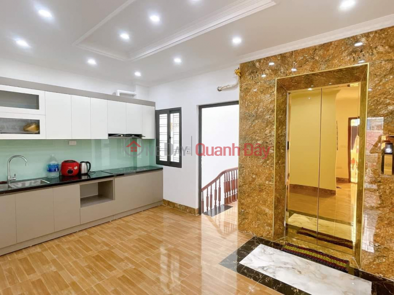 House for sale 69m2 Nghi Tam street, Tay Ho 6 bedrooms Elevator XIN Ngo Car avoid 10m 6.1 Billion Sales Listings