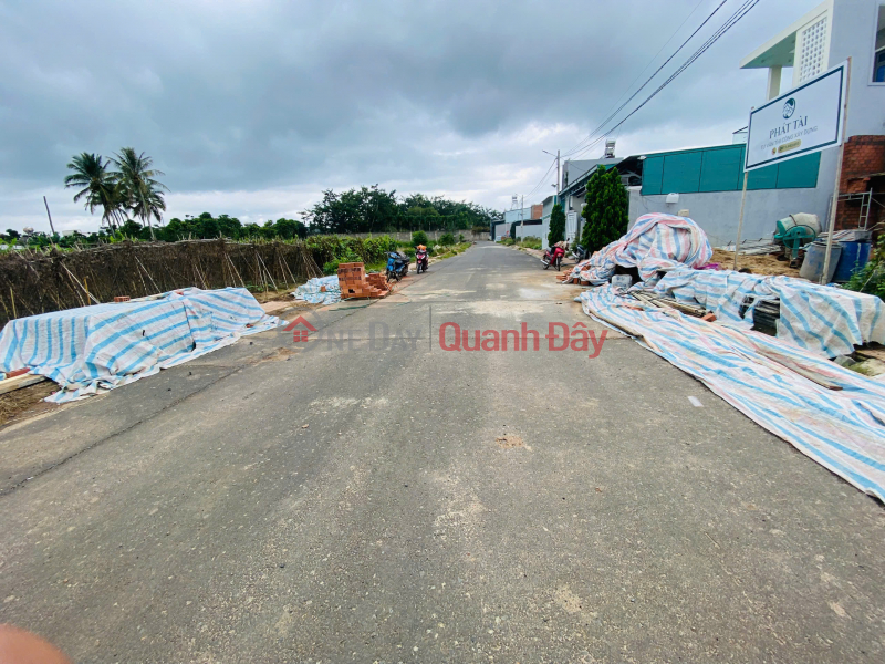 Selling 162m2 of land with two street frontages in Phu Thinh, Phu Hoi, Duc Trong, Lam Dong. Price: 1.68 billion VND. Sales Listings