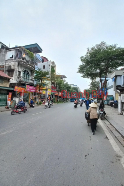 WIDE ALWAYS - CENTER OF DONG DA - A FEW STEPS TO THE STREET - CORNER LOT - SUPER AIRY Sales Listings