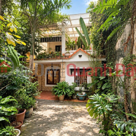 OWNER SELLING LAND WITH 3-STORY VILLA, READY TITLE DEED, IN O CHO DUA AREA - ONLY 50M FROM THE STREET _0