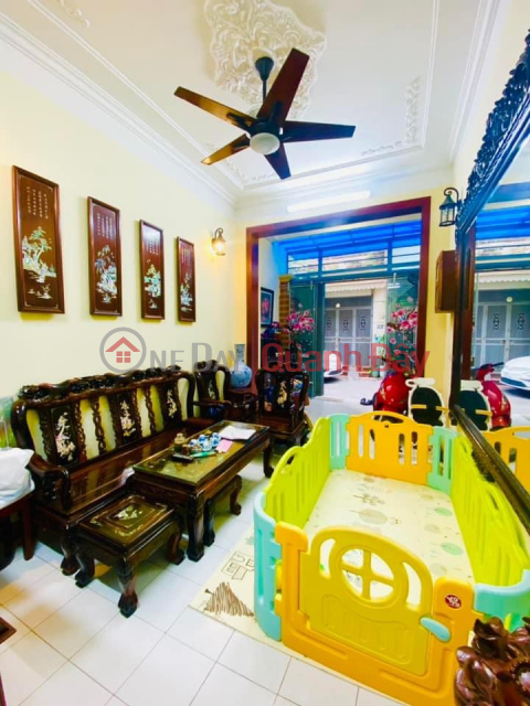Need to sell Lang Yen townhouse quickly, owner built with passion and car at door price 5.8 billion _0