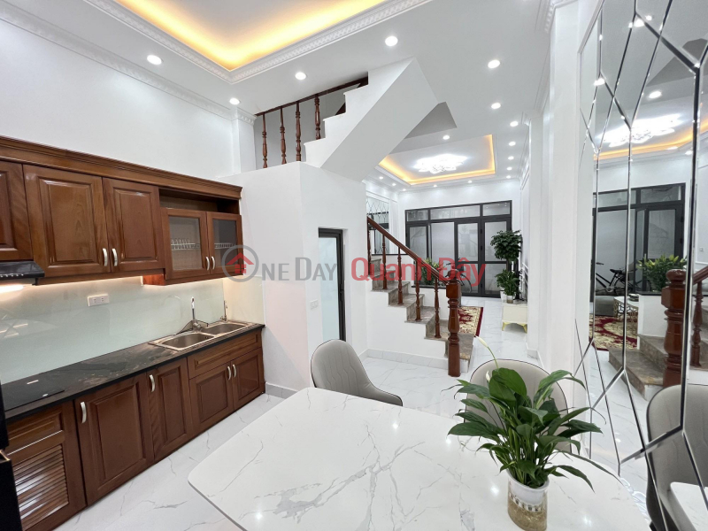 Bán nhà phố Trương Định, 31,5 m2 x 5 tầng, nhà mới xây, giá 3 tỷ300 Việt Nam | Bán | đ 3,3 tỷ