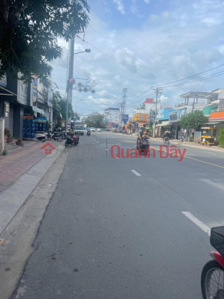 Owner needs to sell a level 4 house on Tran Hung Dao street (right next to Tanh Linh market),Lac Tanh town, Tanh Linh, Binh Thuan. Sales Listings