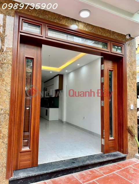 Brand new 5-story house in Lien Mac, Bac Tu Liem, with a land area of 30m2 and a 3.2m frontage. Parking available right in front. _0