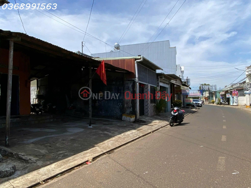 đ 5 Billion Land for sale, includes a row of rental rooms (10 rooms) at 24 Pham Ngu Lao Street, Hoi Phu Ward, area 337m2, investment price.