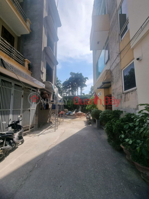 Beautiful house, car parking at the gate of Vu Xuan Thieu street, 30 m2, 5 floors, 6.5 m frontage, 6.5 billion Long Bien. _0