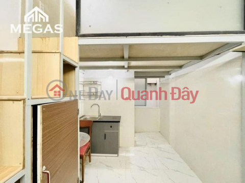 100% new Duplex room right on Hoang Hoa Tham street _0