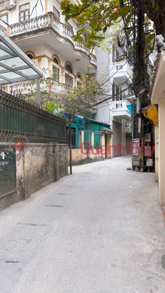 For only 190 million, you can get a house with 2 sides on a 105m alley with a car-avoidance at Truc Mountain, Ba Dinh, priced at 20 billion. Sales Listings