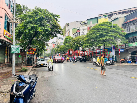 Fold, lower 3 billion!!! Quick sale of Thanh Nhan street for rent 40 million\/month, car stops, peak business, sidewalk _0