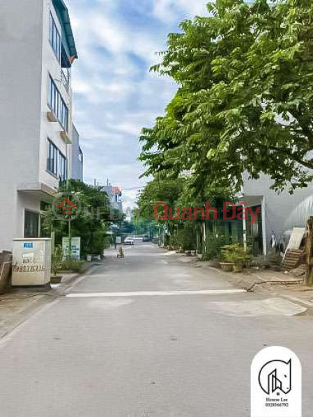 Property Search Vietnam | OneDay | Residential Sales Listings | Supermodel Giang Bien subdivision near Viet Hung, cars avoid sidewalk, airy, 78m frontage: 5m 13 billion 5